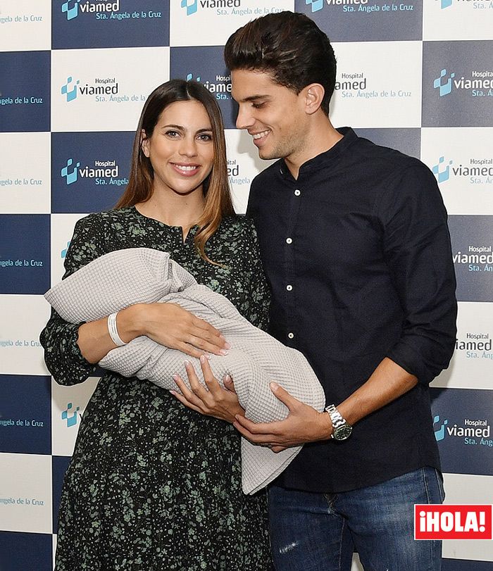 Melissa Jiménez y Marc Bartra se van a casa con su hijo Max