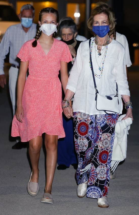 Princesa Leonor y reina Sofía en una cena en Palma de Mallorca