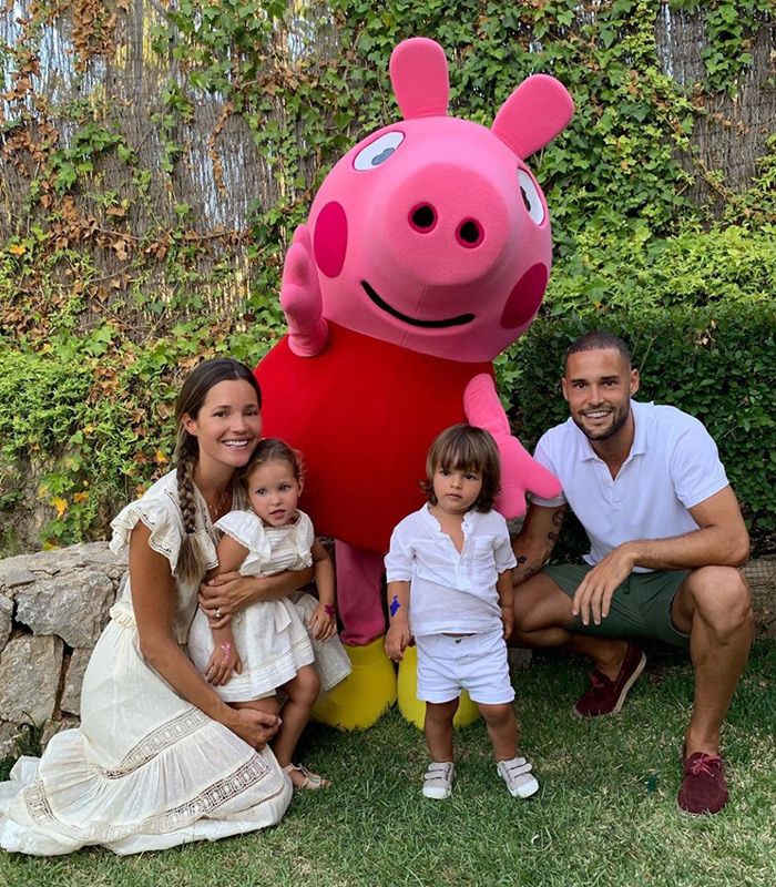 ¡Globos, regalos y una princesa! El divertido cumpleaños de la hija de Malena Costa y Mario Suárez