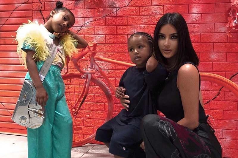 kim kardashian hijos fotos estilo