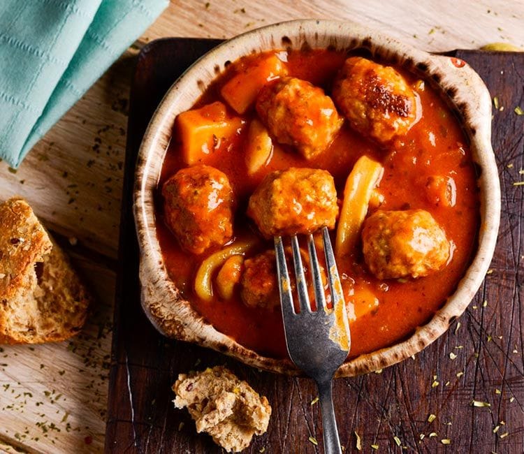 albondigas-con-sepia-y-salsa-de-tomate