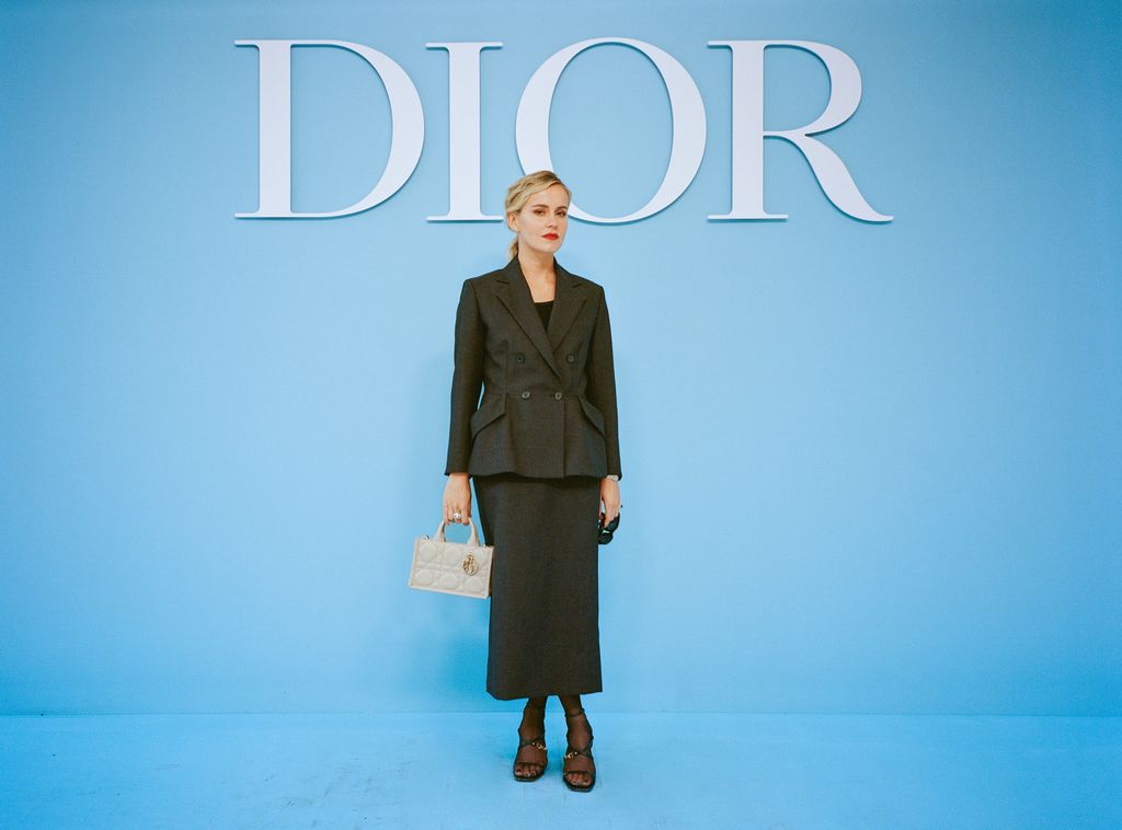 Monica Anoz en el desfile de Dior en Paris Fashion Week