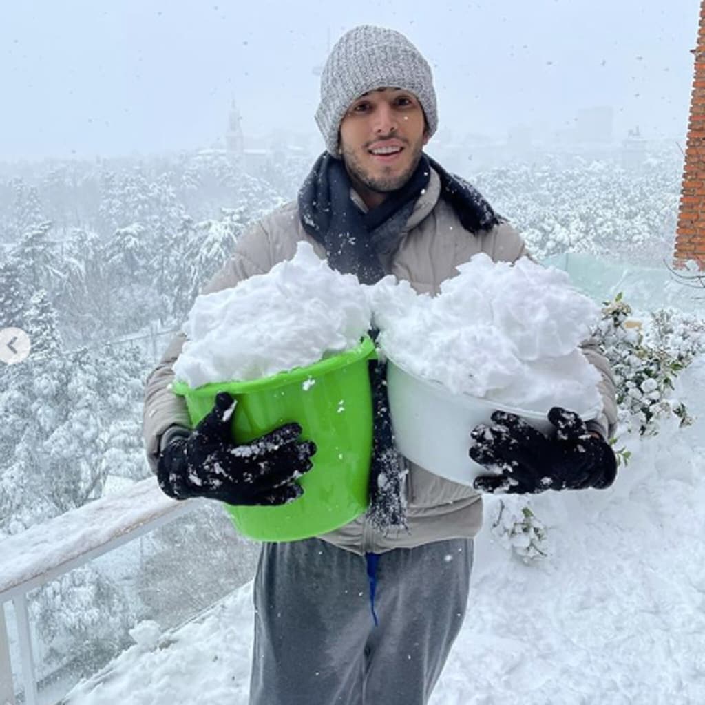 Sebastian Yatra en Madrid disfrutando del temporal Filomena