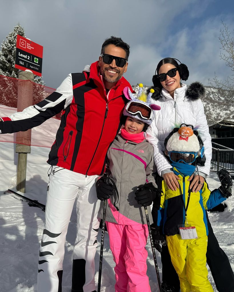 Ana Patricia Gámez con su familia en Aspen, Colorado.