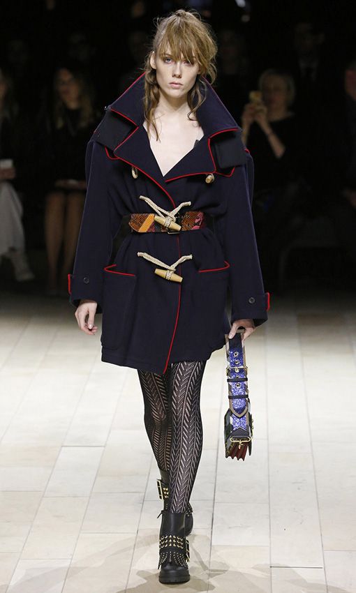 navy_sofisticado_pasarela_burberry_1a