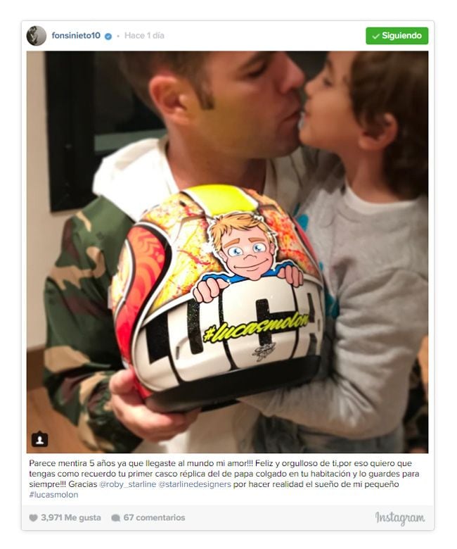 Tanto Alba como Fonsi dedicaron bonitos mensajes a su hijo por su cumpleaños. "Cuando te vi me enamoré y tu sonreíste porque lo sabías", escribió la modelo. "Parece mentira... ¡5 años ya que llegaste al mundo, mi amor! ¡Feliz y orgulloso de ti, por eso quiero que tengas como recuerdo tu primer casco réplica del de papa colgado en tu habitación y lo guardes para siempre!, publicó, por su parte, el expiloto
