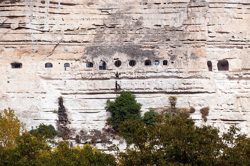 alcala-de-jucar-cuevas