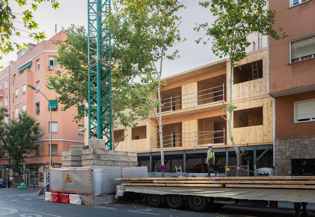 Construcción de un bloque de pisos en madera, situado en Madrid