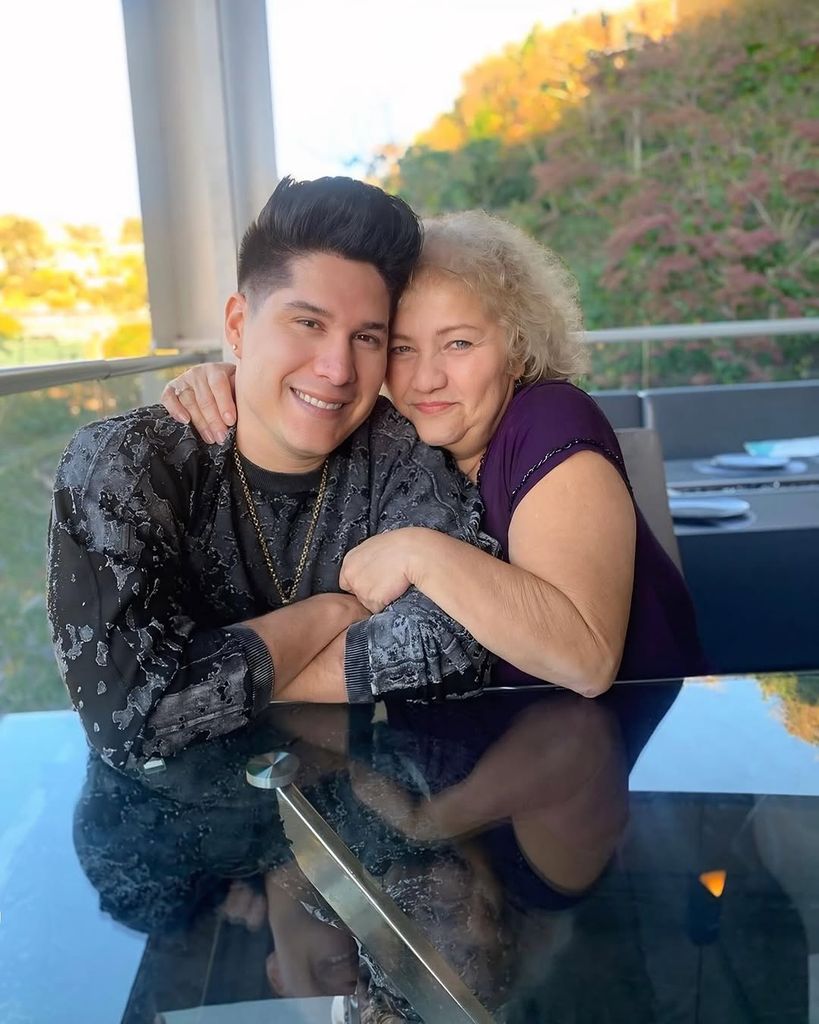 Chyno Miranda se reencuentra con su mamá, Alcira Pérez