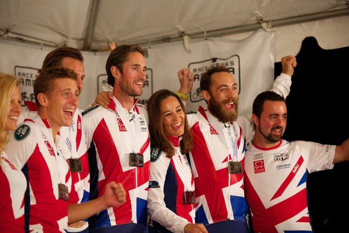 Fue en junio de 2014 cuando Pippa y James participaron en la misma carrera ciclista en Annapolis, Maryland; el pasado mes de julio fue Suecia el país que visitaron juntos y esta vez lo harían para correr un duatlon. En ambos casos en su ropa deportiva figuraba el logo de la fundación Michael Matthews, creada en honor al hermano de James, un deportista que perdió la vida en 1999 en el Everest
