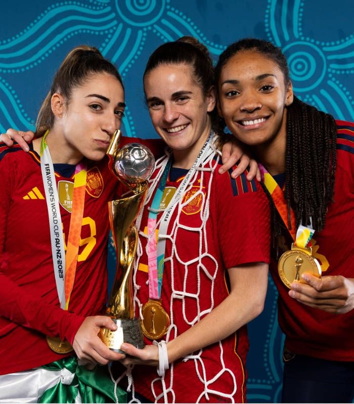 Olga Carmona, Teresa Abelleira y Salma Paralluelo