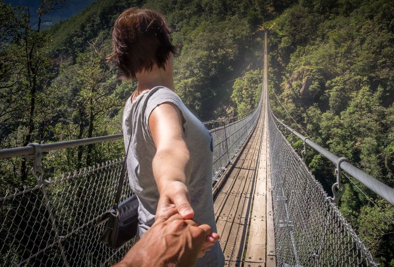 mujer puente