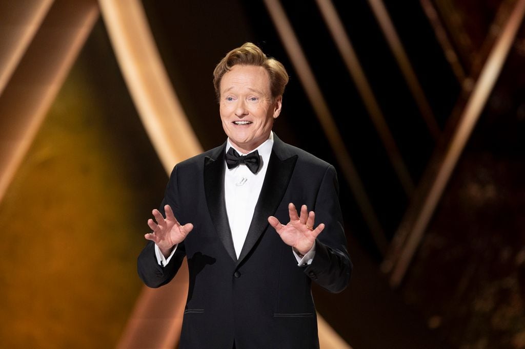 Karla Sofía Gascón reacciona a las bromas de Conan O'Brien en los Premios Oscar