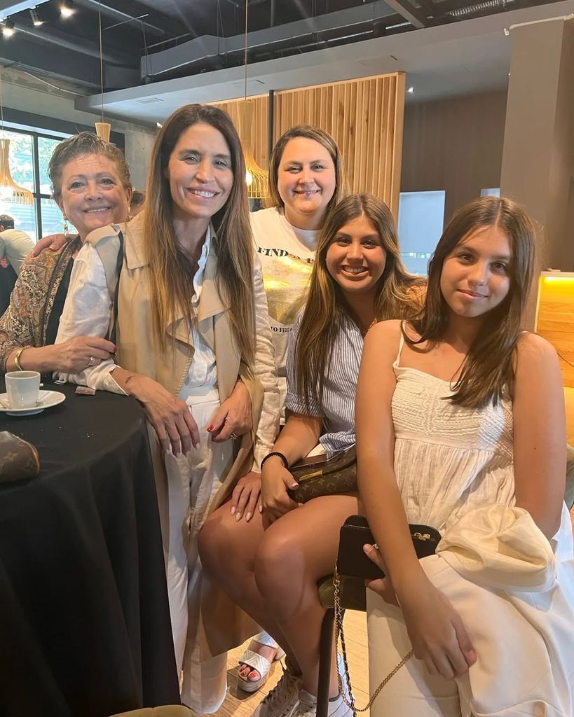 Susana Saborido con su madre, su hermana y sus hijas