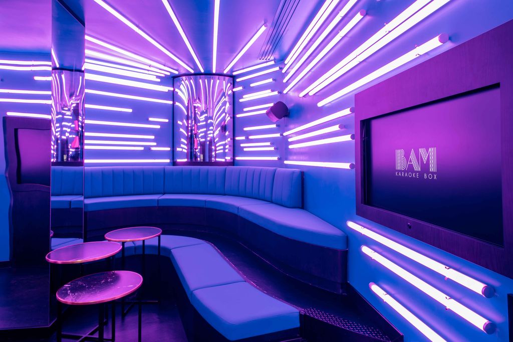 La sala azul, una de las preferidas en BAM Karaoke BOX