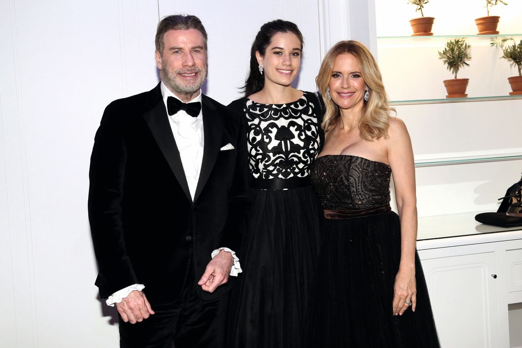 Ella con sus padres, John Travolta y Kelly Preston