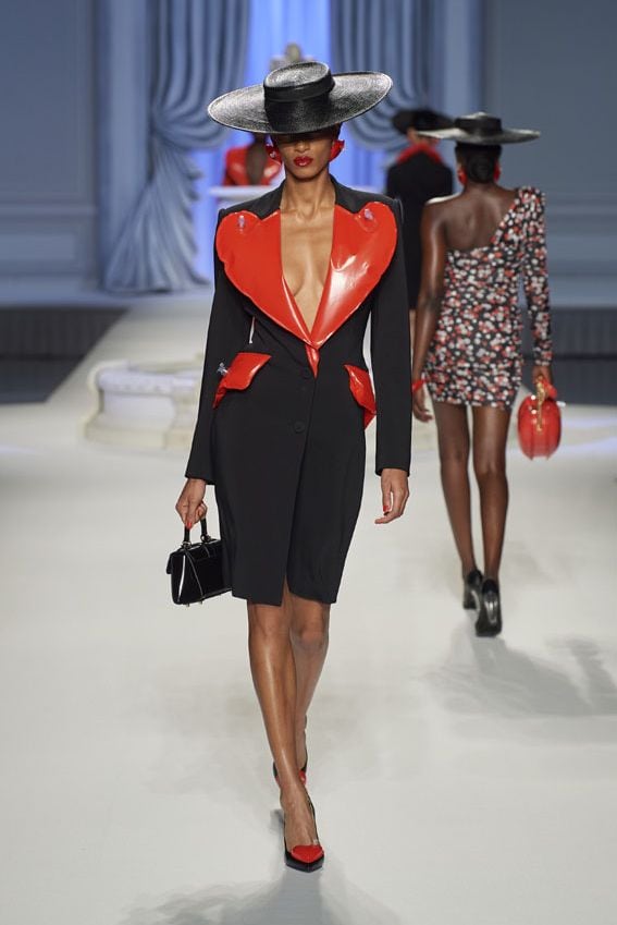 moschino011a