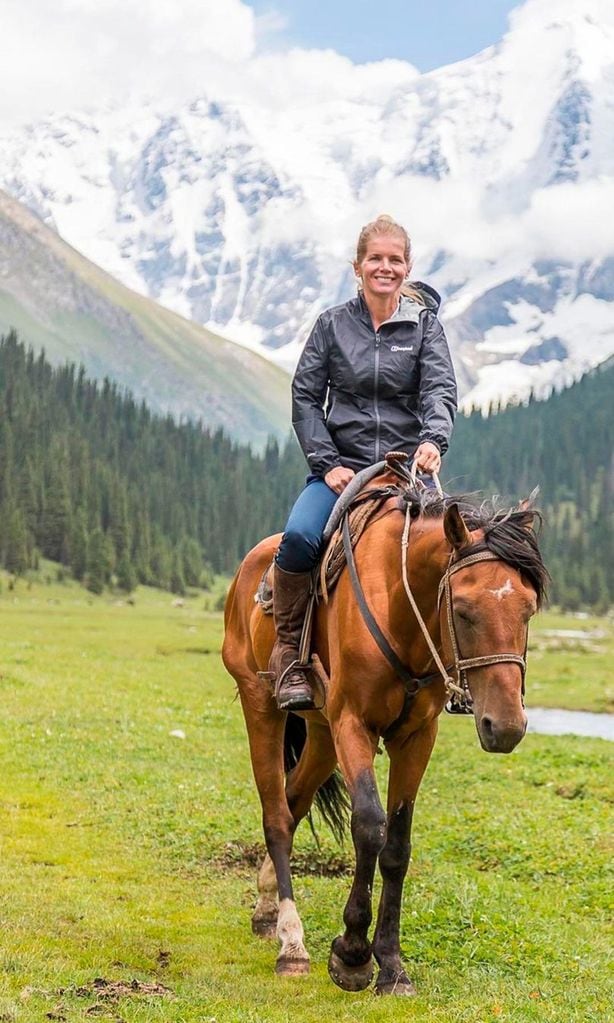 Alexandra Tolstoy organiza viajes a caballo