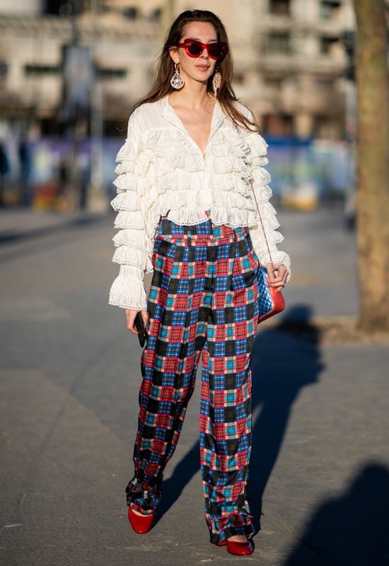 camisa blanca volantes