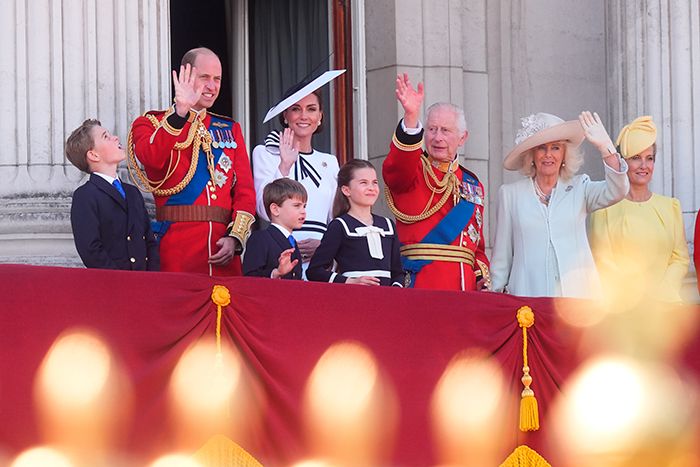 Saludo en el balcón del Palacio de Buckingham