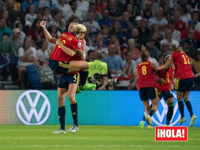 Las jugadoras celebran un gol