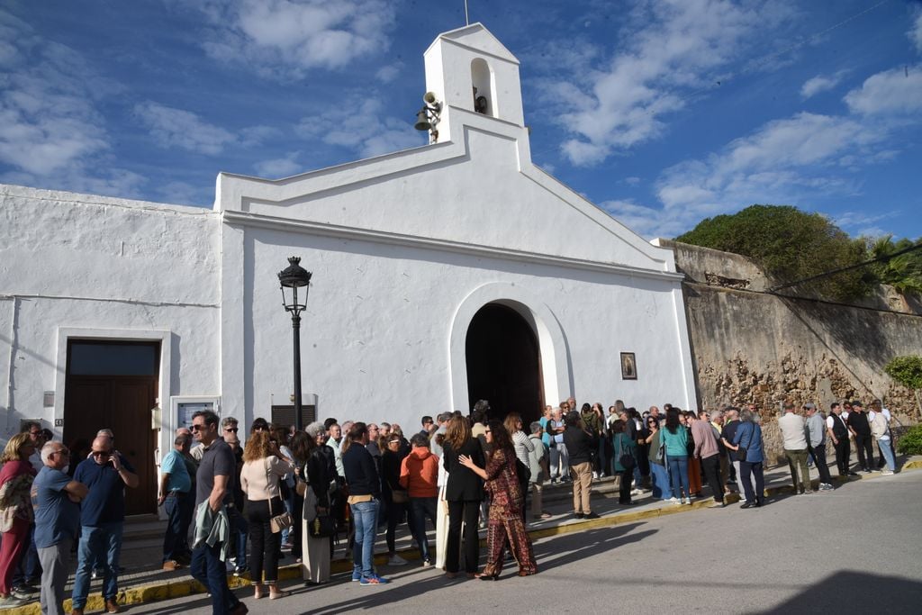 Funeral del hermano de Paz Padilla en Zahara de los Atunes (Cádiz))