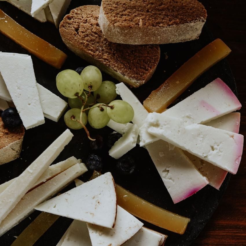 queso y gofio canario gastronomia tipica de tenerife