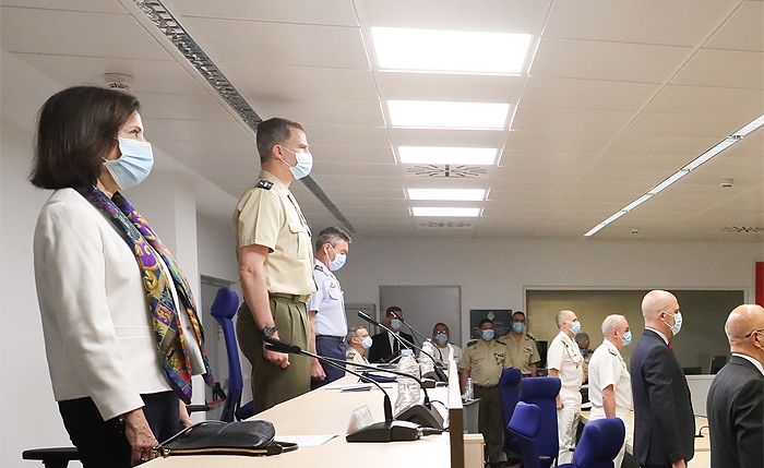 Felipe VI y Margarita Robles en el Día de las Fuerzas Armadas