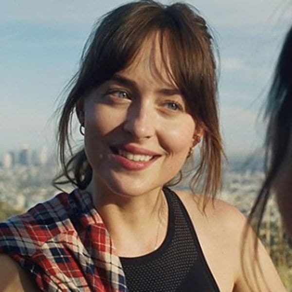 Dakota Johnson pendientes