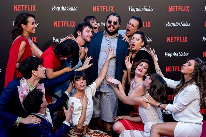 Elenco de Paquita Salas durante la presentación de Netflix