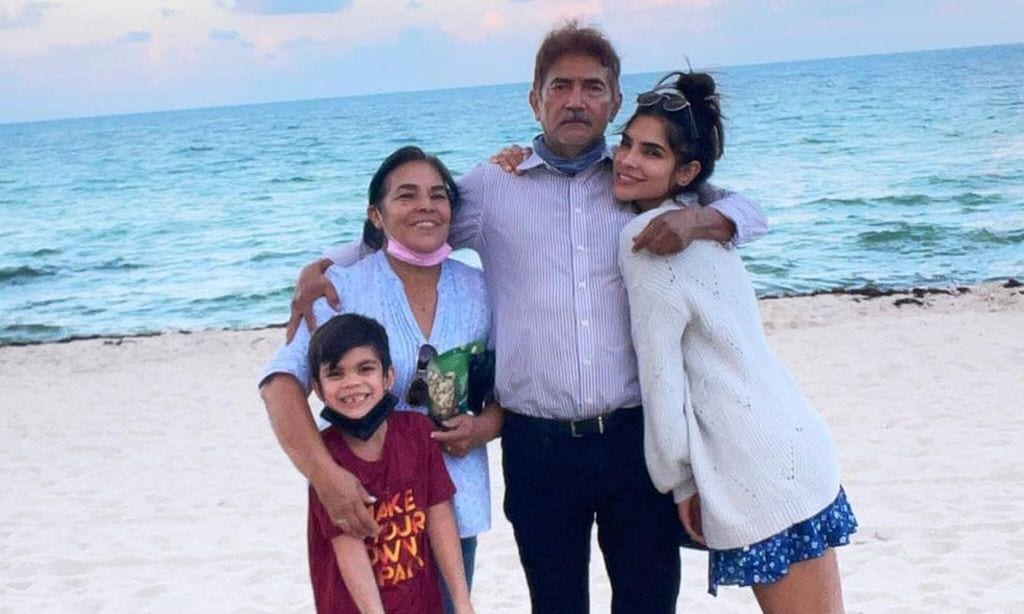 alejandra espinoza y su familia