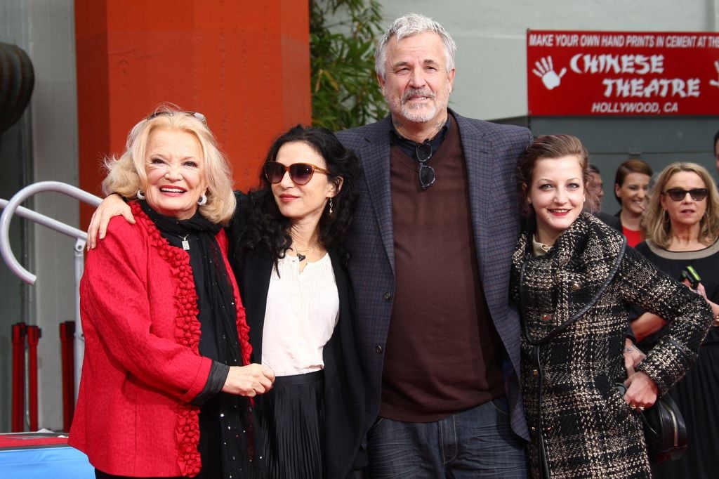 Gena Rowlands y sus tres hijos