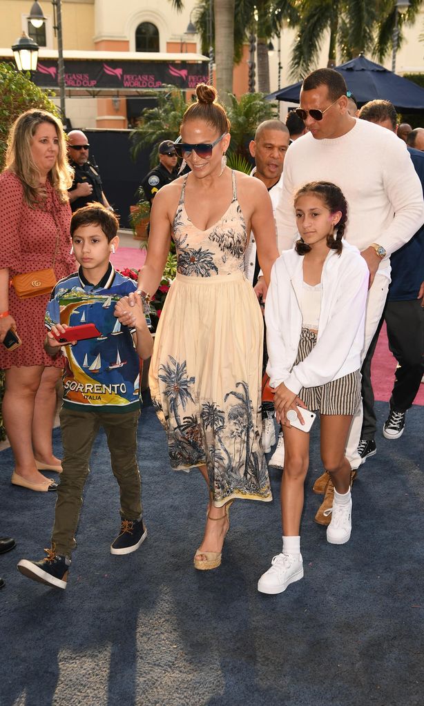 jennifer lopez family day at the races