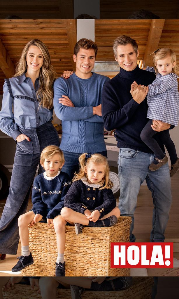 Carlos Baute and his family after recognizing his son José Daniel