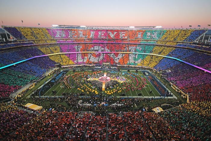 Impactante imagen del estadio al final de la actuación
