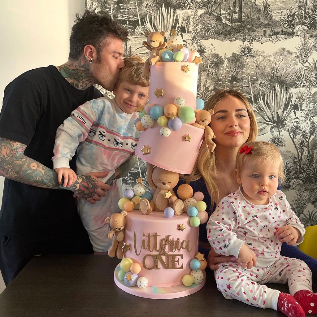 chiara ferragni fedez y sus hijos vittoria y leo