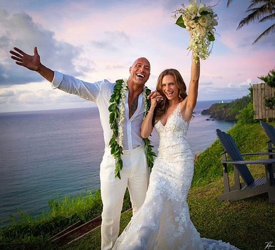 Dwayne Johnson se casa en secreto en Hawai