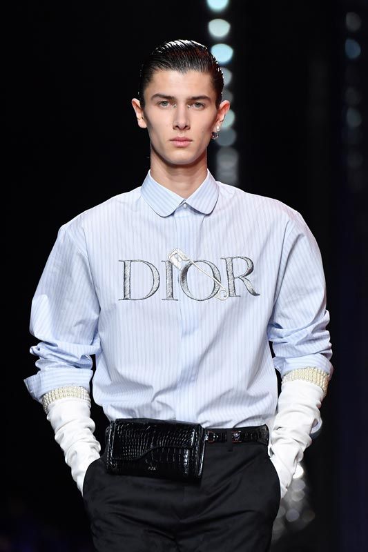 Nicolás de Dinamarca desfilando para Dior