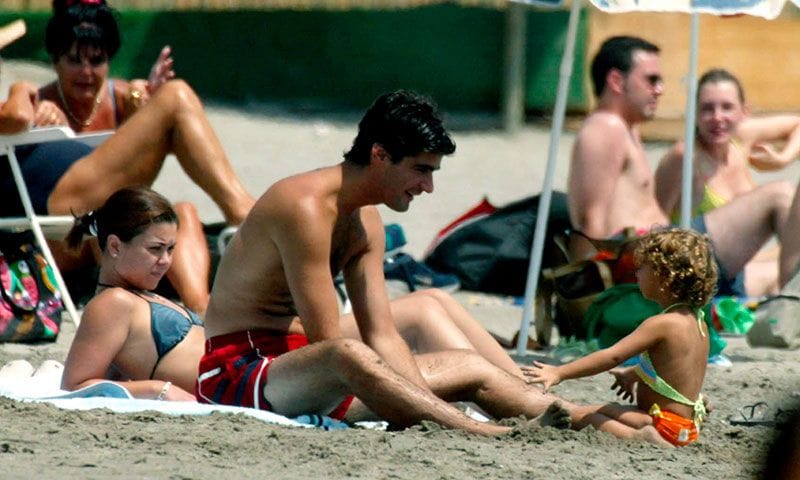 andrea janeiro en la playa con jesulin de ubrique y maria jose campanario