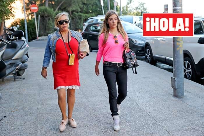 Carmen Borrego y su hija Carmen, visitan a Terelu Campos en el hospital