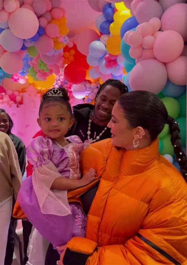 kylie-y-stormi