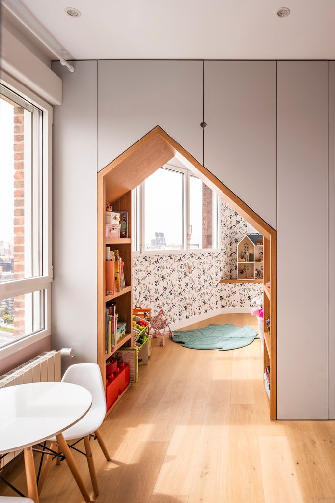 Cuarto de juegos en la habitación infantil