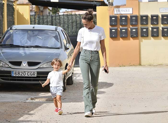 Eva González con su hijo