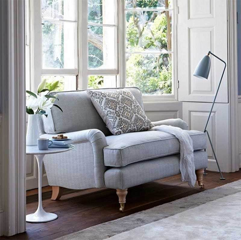 The Bluebell   Loveseat copia