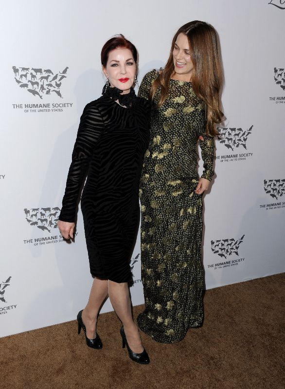 Riley Keough y Priscilla Presley