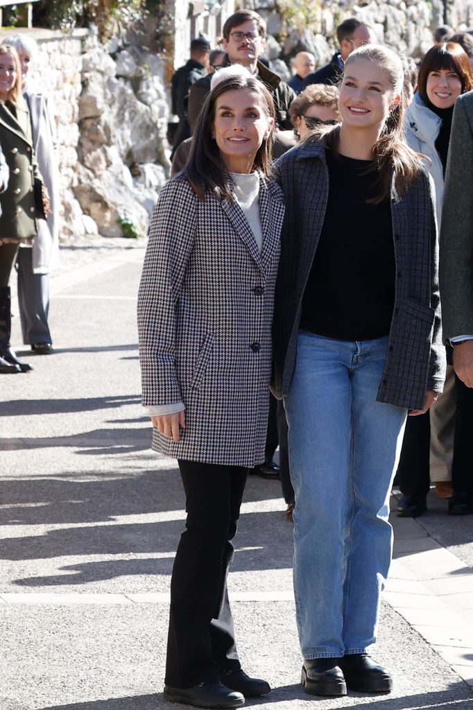 Reina Letizia y Princesa Leonor en su visita a Sotres como Pueblo Ejemplar 2024