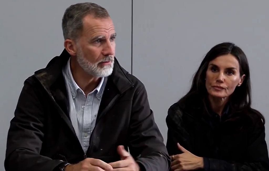 El Rey, con la Reina a su lado, durante su discurso