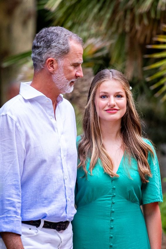 El paseo de los Reyes y sus hijas por los Jardines de Alfàbia