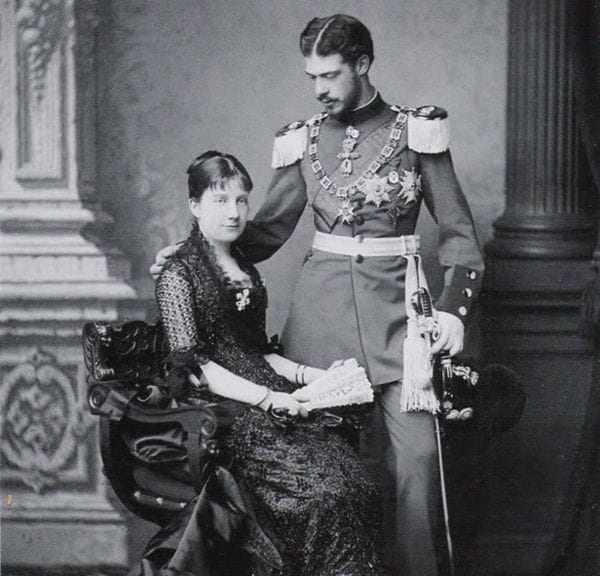 Luis Fernando de Baviera y doña Paz, contaían matrimonio el 2 de abril de 1833 en el Palacio Real de Madrid
