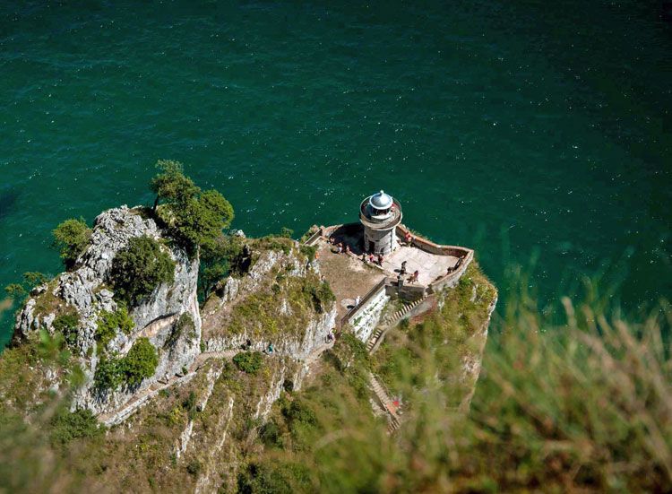 faro-caballo-cantabria